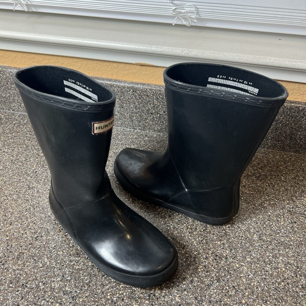 Hunter Kids Black Rubber Rainboots Size UK 13 US Girls 2 Boys 1 Mid Calf Pull On